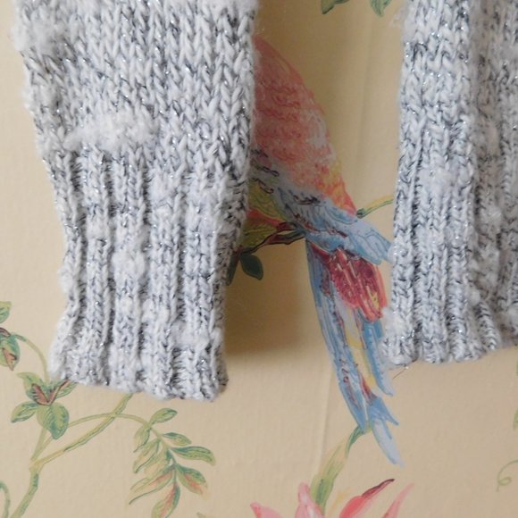 🦅  American Eagle Sparkle Silver V-Neck Sweater 🌳🍃 - Picture 6 of 13